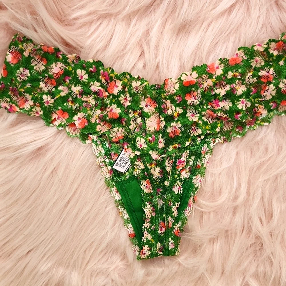 Brand New Victoria's Secret Lace Thong-XS - Picture 2 of 4
